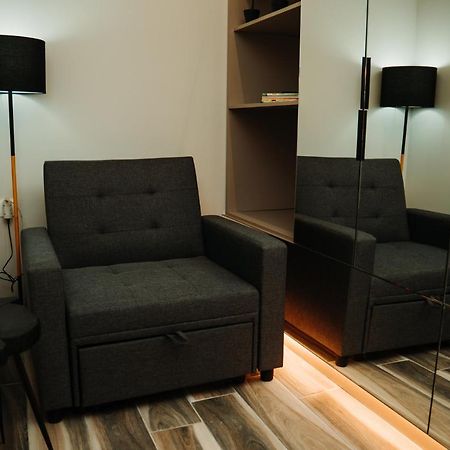 Blackhaus Family And Friends Deluxe Apartment เทสซาโลนิกิ ภายนอก รูปภาพ