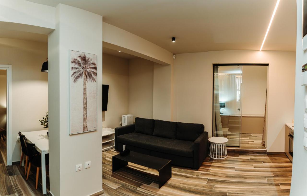Blackhaus Family And Friends Deluxe Apartment เทสซาโลนิกิ ภายนอก รูปภาพ