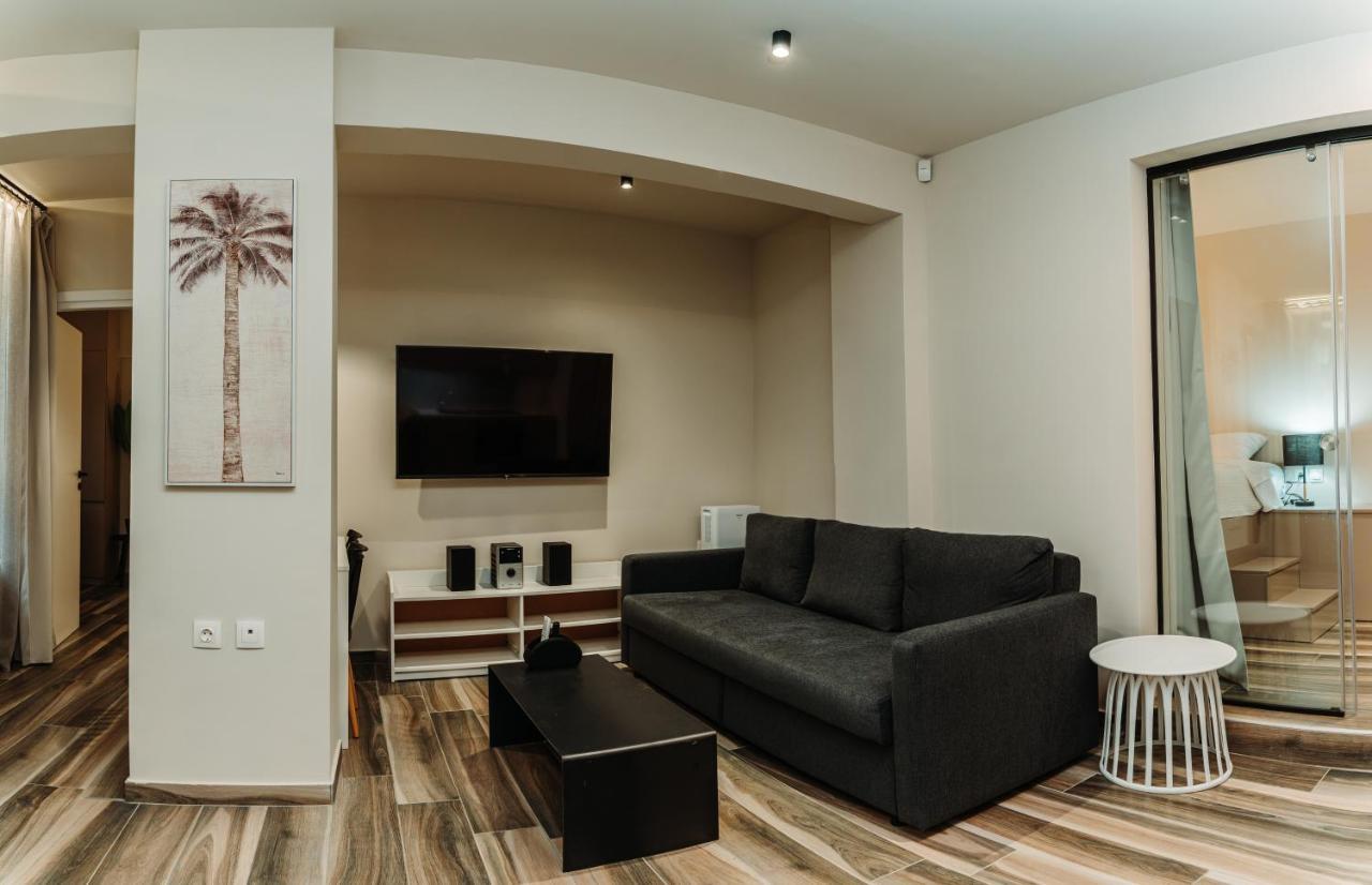 Blackhaus Family And Friends Deluxe Apartment เทสซาโลนิกิ ภายนอก รูปภาพ